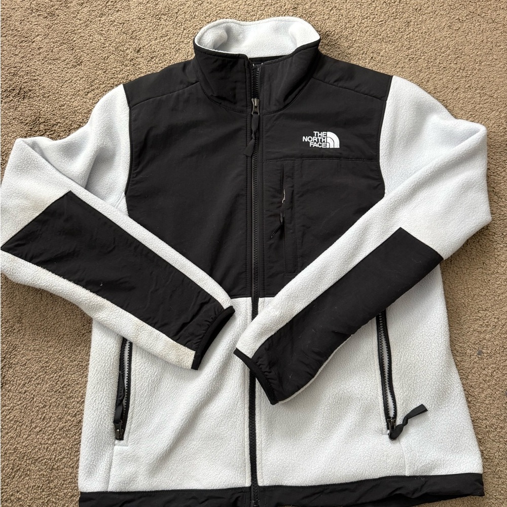 Woman’s North face